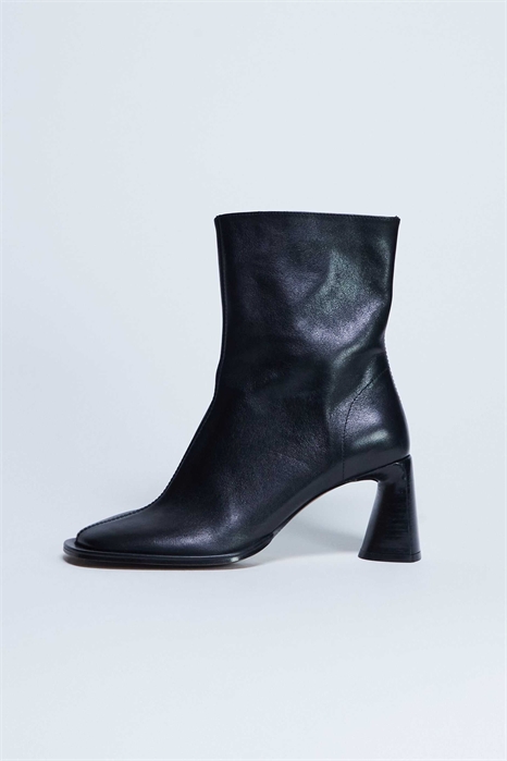 Ботинки Star Premium из кожи с круглым носком и каблуком-блок артикул 149857236