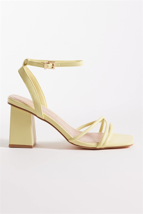 Сандалии с ремешками и каблуком средней высоты цвета пепла артикул 152897563