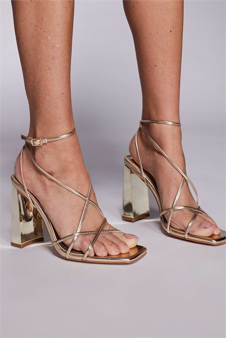 Сандалии Simmi London Carmela на ремешках с широким каблуком артикул 153399181