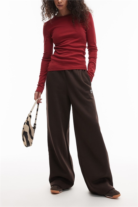 Незаменимые джоггеры с широкими брючинами артикул 149729345