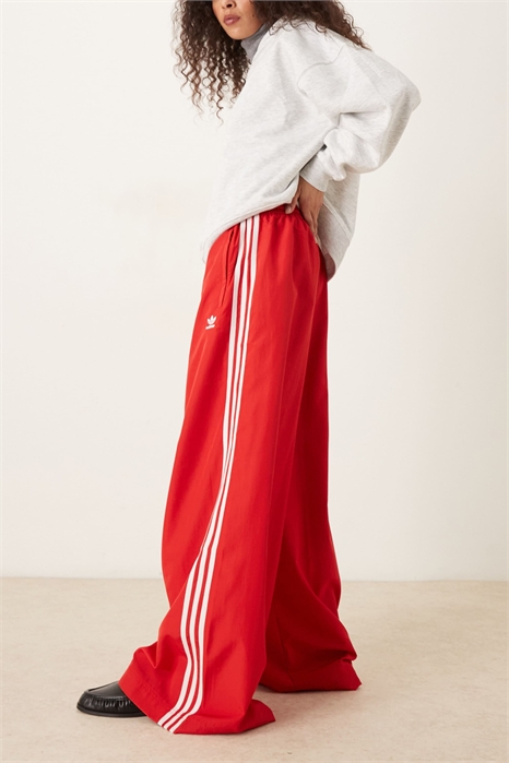 Спортивные брюки Adicolor с широкими штанинами артикул 138340310