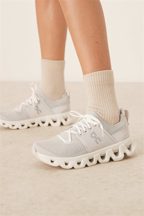 Кроссовки для бега ON Cloudswift 4 артикул 140890794