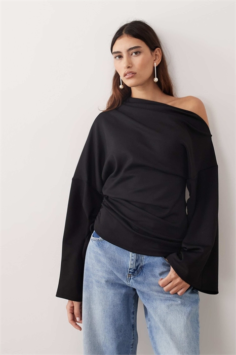 Топ из джерси с открытыми плечами, широкими рукавами и сборками по низу артикул 147897941