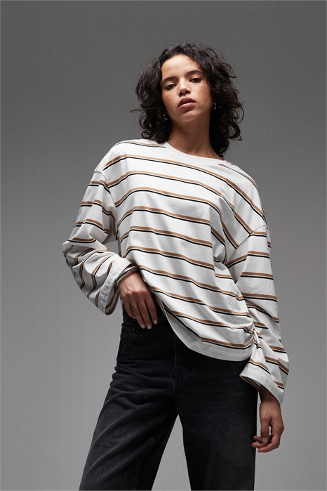 Футболка свободного кроя с длинными рукавами артикул 154889282