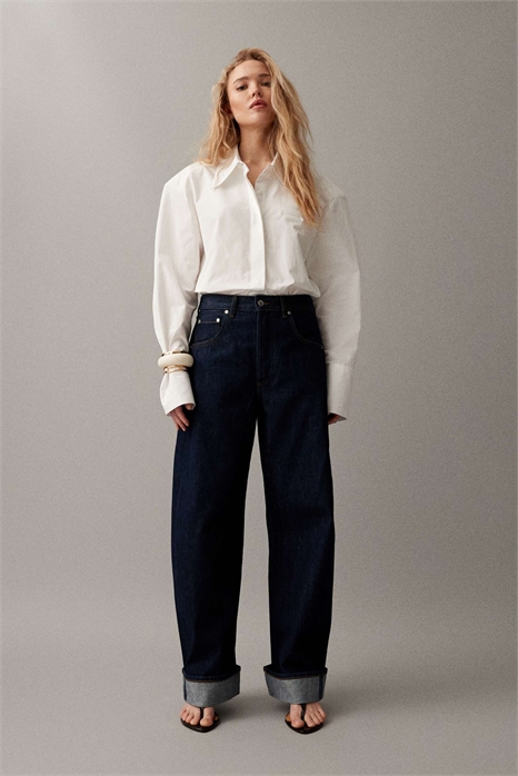 Джинсы с зауженным кроем и отворотом на подол артикул 151749739