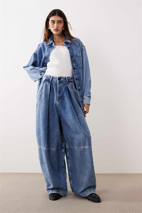 Джинсы с эффектом «вымытого» ствола и акцентом на швах co-ord артикул 151702103