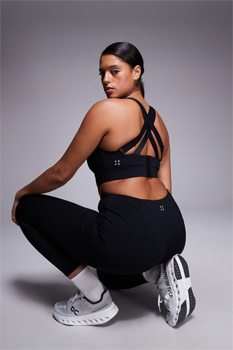 Спортивный бюстгальтер Curve Icon с высоким вырезом и поддержкой, съемными вставками и регулируемыми бретелями артикул 151779179