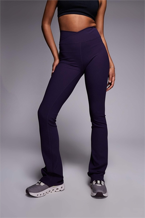 Леггинсы для йоги с высокой талией, микроребристой вязкой и зауженными штанинами артикул 151335370