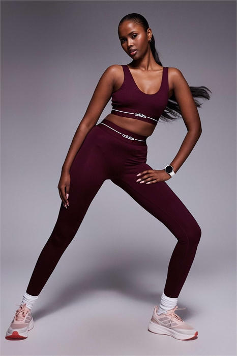 Леггинсы adidas Training Hyperglam с линейным рисунком по всей длине артикул 150043853