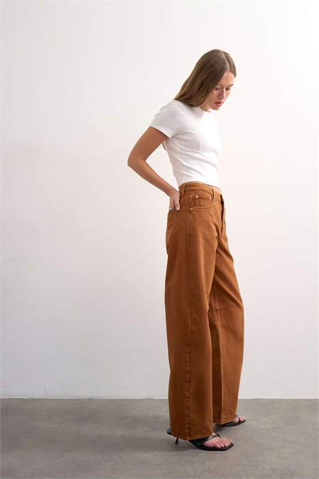 Джинсы с завышенной талией и расклешенными брючинами артикул 154645177