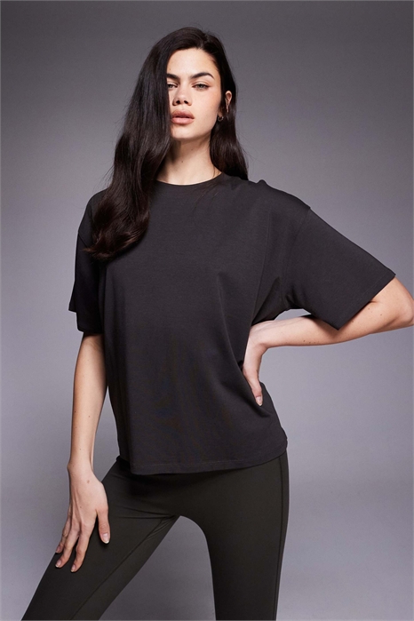 Функциональная футболка из смешанного материала с ультрамягкой текстурой и прямого кроя артикул 154641524