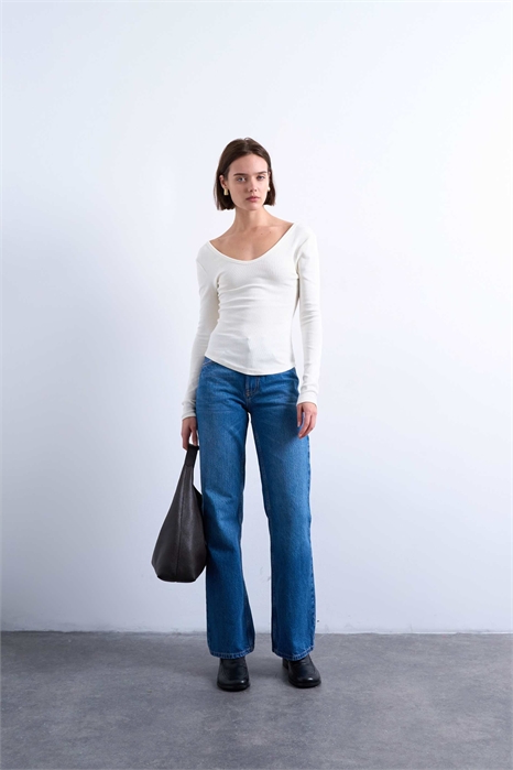 Джинсы средней посадки с расклешенными брючинами артикул 149111833