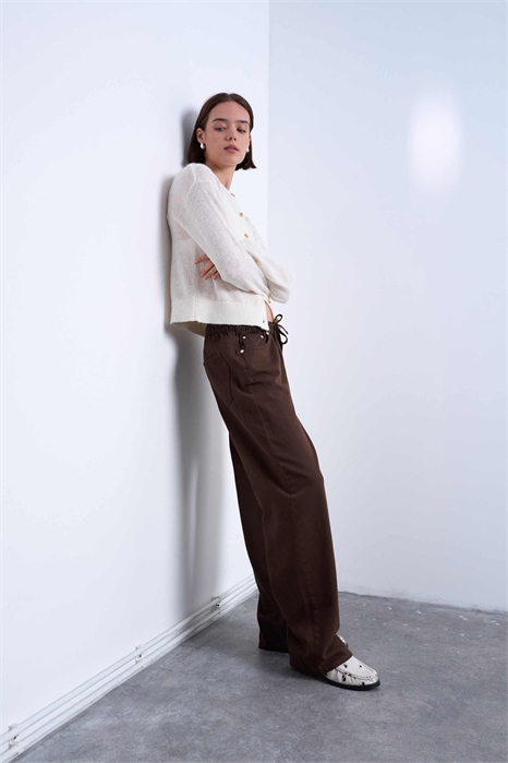 Джинсы-джоггеры с резинкой артикул 151057662