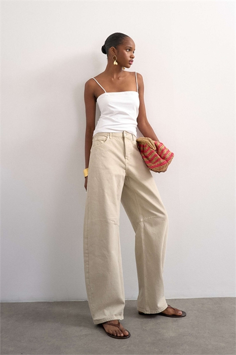 Джинсы с завышенной талией и расклешенными брючинами артикул 155177507