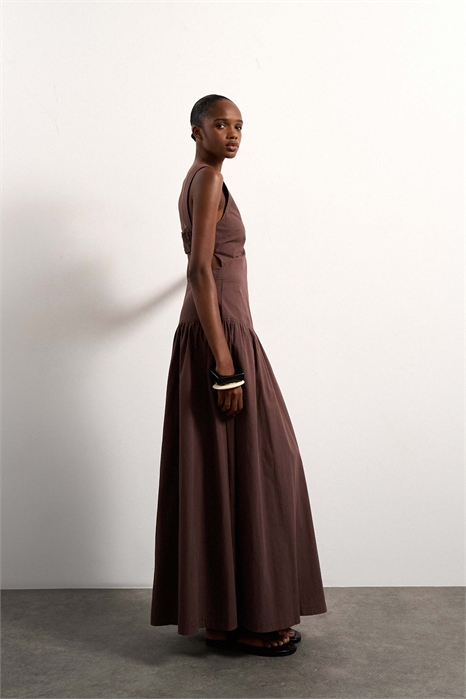 Макси-платье из поплина с вырезом на талии артикул 144438531