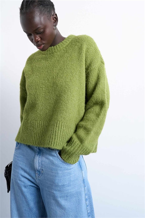 Пушистый свитер из шерстяной смеси артикул 142542041