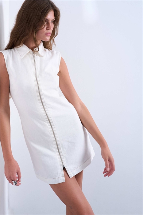 Мини-платье без рукавов из денима с воротником на молнии артикул 149436108