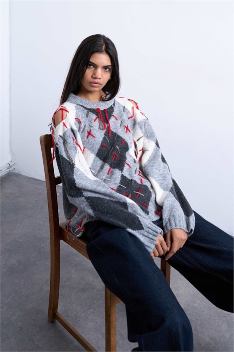 Свитер из трикотажа с узором «аргил» и эффектом потертости артикул 145951406