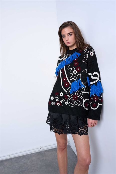 Вязаный свитер премиум-класса свободного кроя с вышивкой артикул 149032996