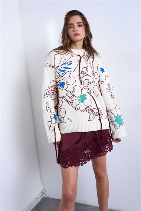 Вязаный свитер премиум-класса свободного кроя с вышивкой артикул 150175157