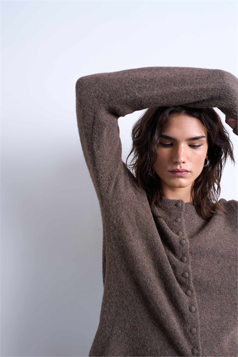 Кардиган с пуговицами, обтянутыми трикотажем артикул 142542055