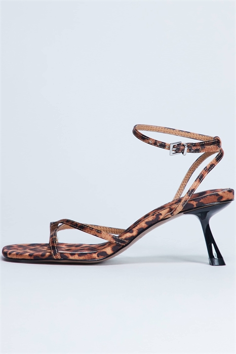 Сандалии Ila с открытым носком и средним каблуком артикул 147143564