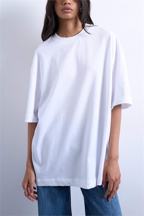 Футболка с заниженными плечами свободного кроя артикул 149384453