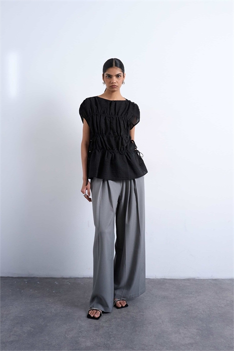 Топ с короткими рукавами, ребристой текстурой и завязками по бокам артикул 149625302