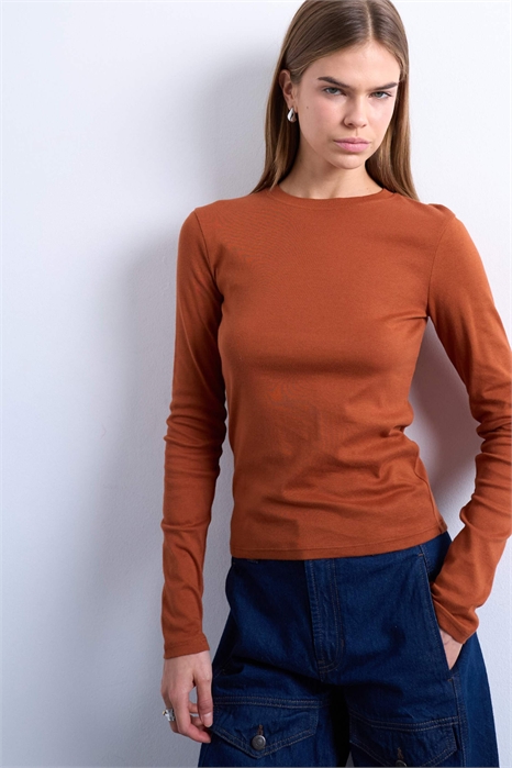 Повседневная футболка с длинным рукавом артикул 149637764