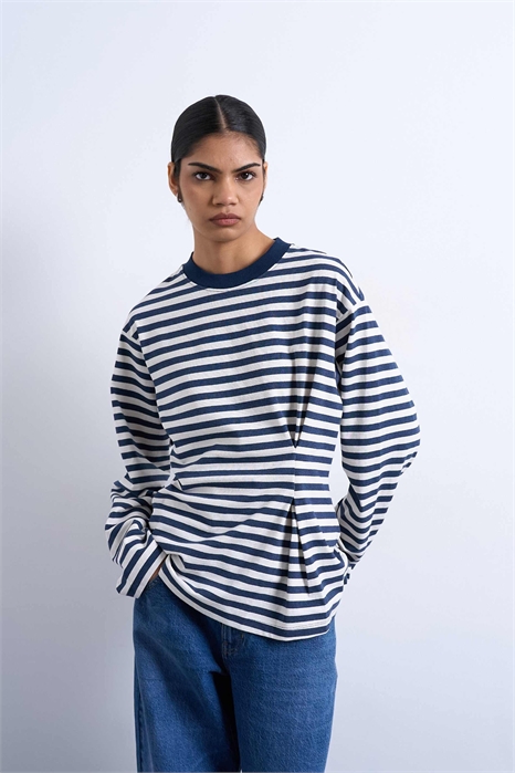 Футболка с заправленным полосками на талии артикул 154079509