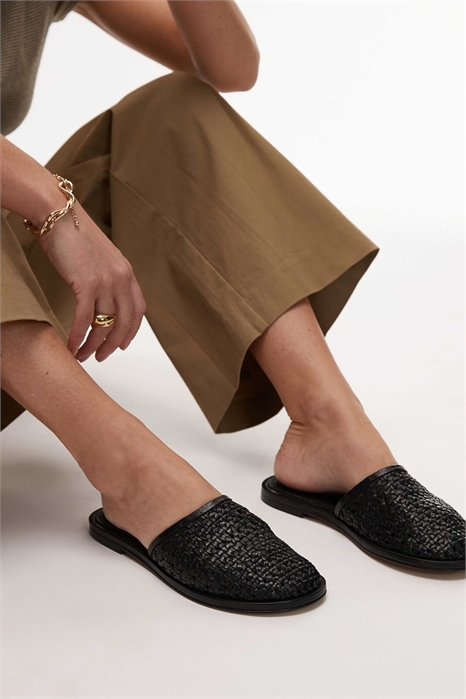 Кожаные плетеные сабо Bobby артикул 139430503