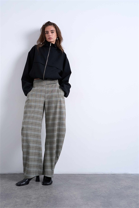 Брюки с зауженными штанинами артикул 153686907