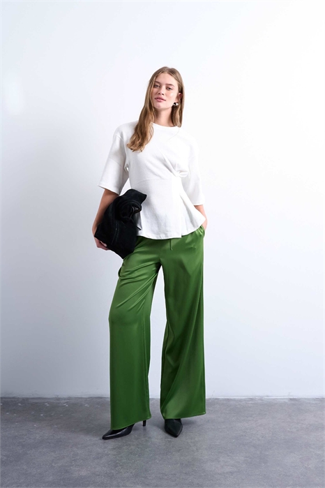 Брюки с широкими брючинами и атласным поясом артикул 140702124