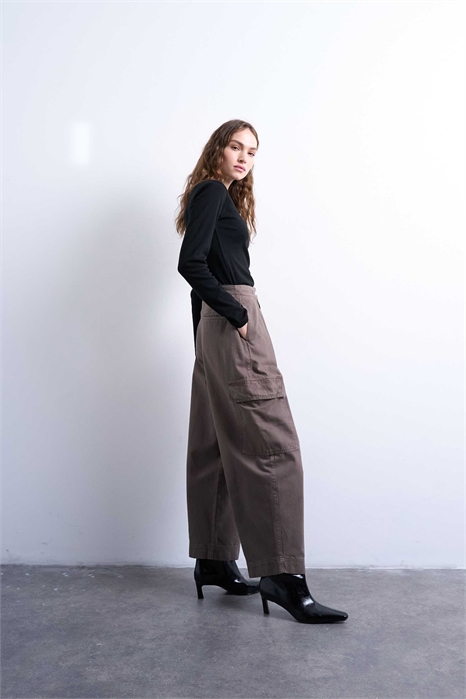 Брюки-карго из плотной ткани с складками артикул 150747649