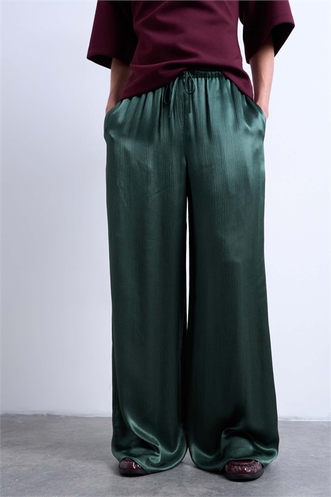 Брюки из гофрированного атласа с широкими брючинами артикул 147865883