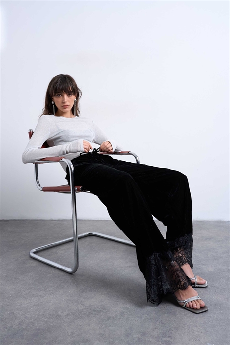 Брюки с вставками из бархатного кружева артикул 149540658