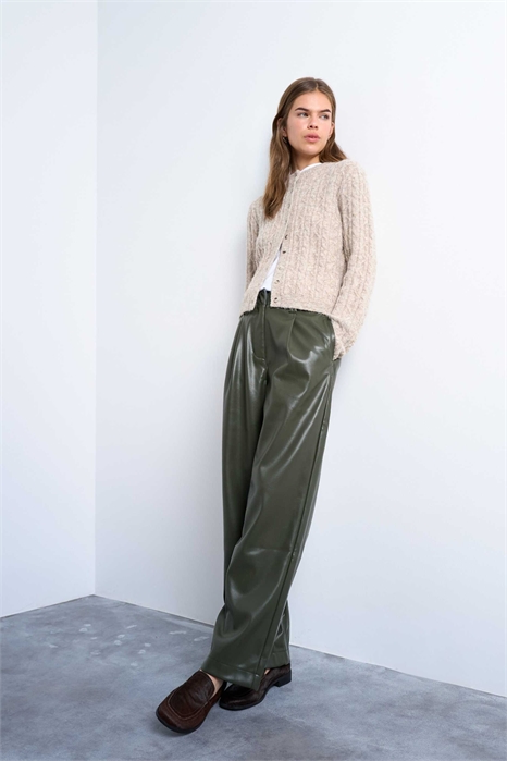 Брюки из искусственной кожи с высокой талией, складками и прямыми брючинами артикул 143825937