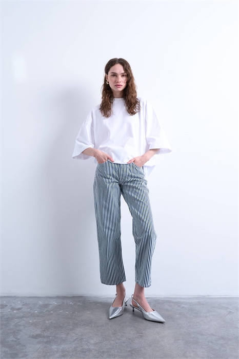 Брюки с полосками, укороченной длиной, средней посадкой и прямым кроем артикул 140139281