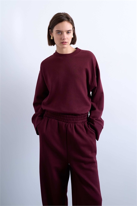 Чистая толстовка с широкими и глубокими манжетами артикул 143827258