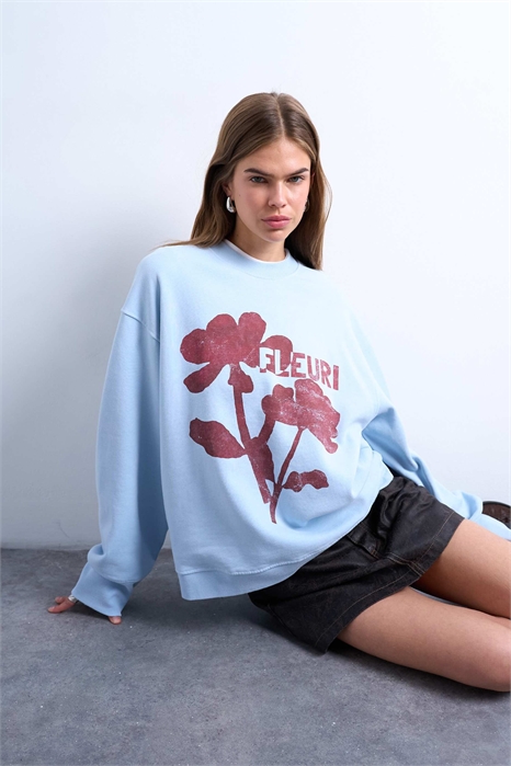 Свитшот оверсайз с ярким цветочным принтом артикул 147867612