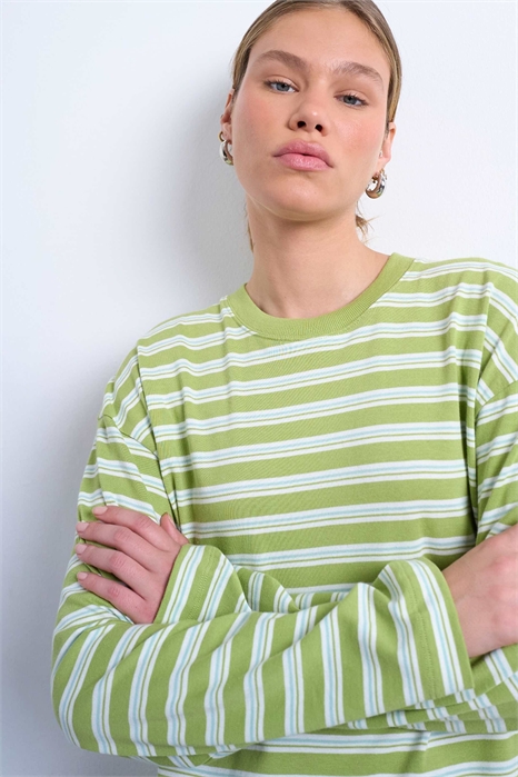 Футболка-скэтер свободного кроя с полосками и длинными рукавами артикул 150323730