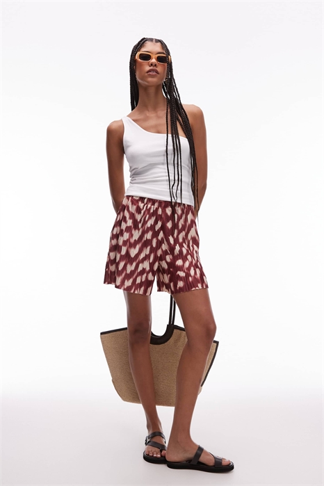 Шорты с широкими брючинами и плиссировкой в абстрактном стиле артикул 144537471