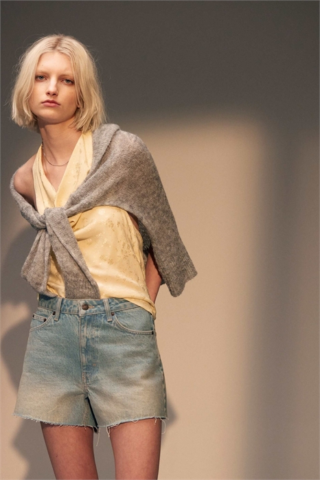 Джинсовые шорты-клёш в стиле «Mom» артикул 133301480