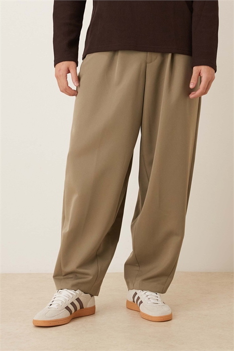 Стильные брюки с широкими брючинами и складками артикул 150001432