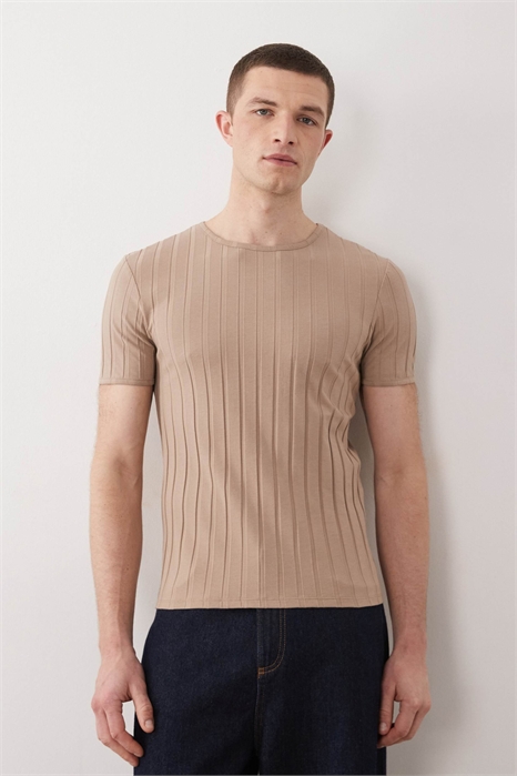 Стильная футболка артикул 155863727