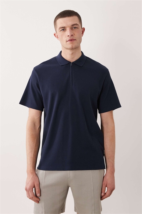 Поло с застежкой-молнией и вафельным рисунком артикул 155568519