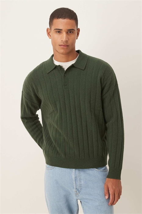 Поло из толстой вязаной шерсти ягнёнка с ребристой отделкой артикул 142202074