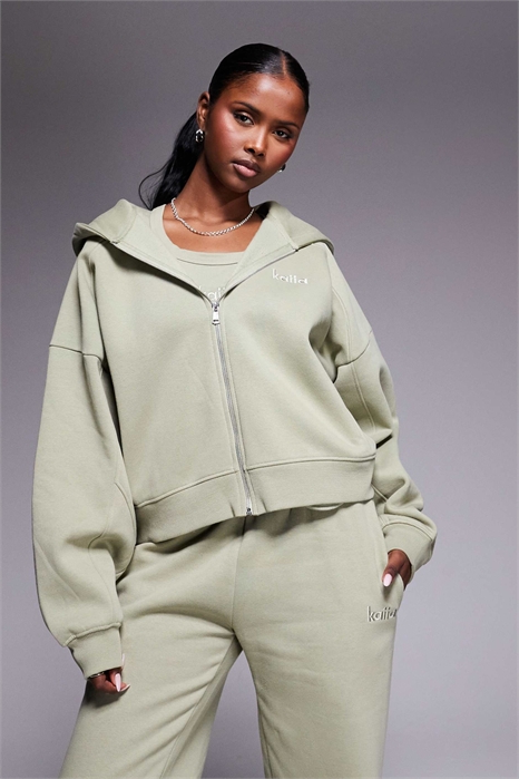 Укороченная толстовка с капюшоном, с высоким содержанием хлопка, вышитым логотипом и застежкой-молнией по шву co-ord артикул 147764578