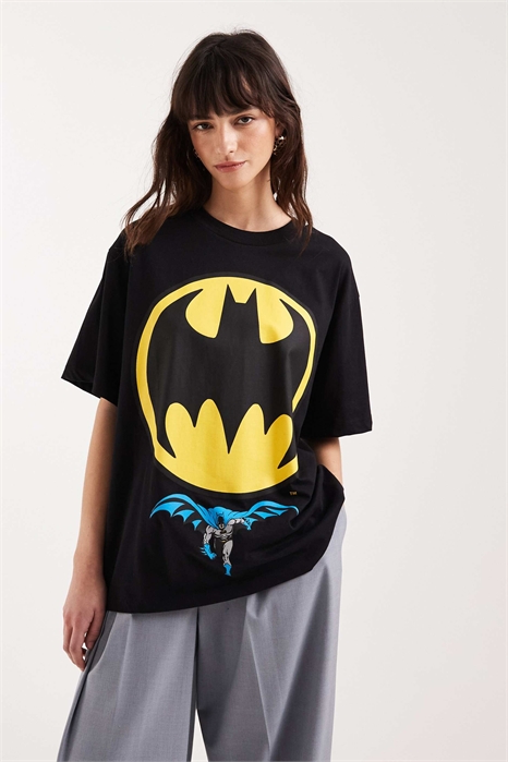 Футболка свободного кроя с изображением Бэтмена артикул 155719307
