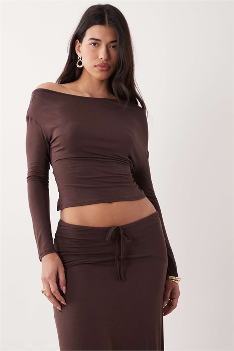 Топ свободного кроя с открытыми плечами co-ord артикул 155708179